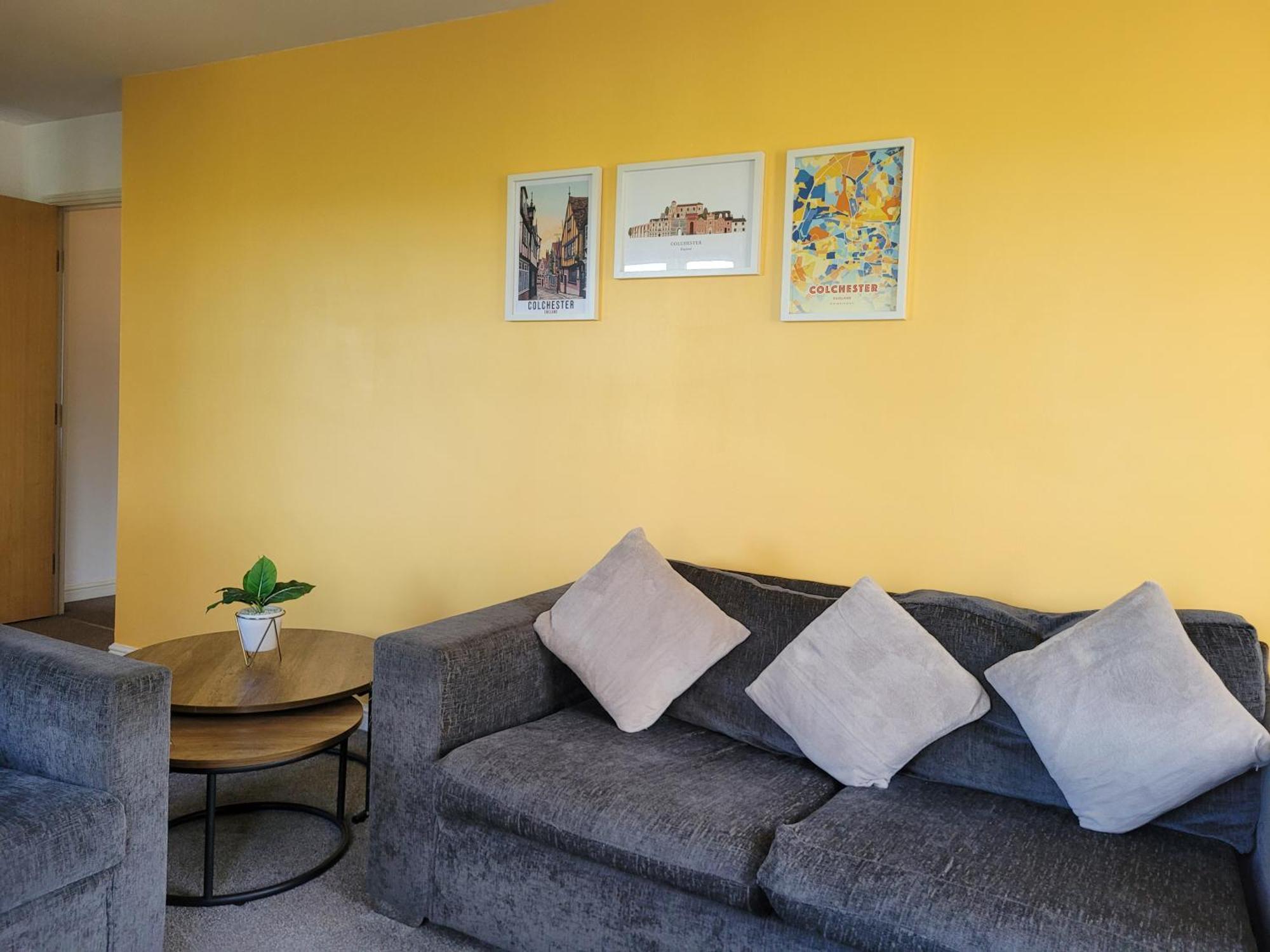 Catchpole Stays Abbey Field Apartment- A Lovely 2 Bed Apartment With Field Views Near Colchester Town Centre Dış mekan fotoğraf
